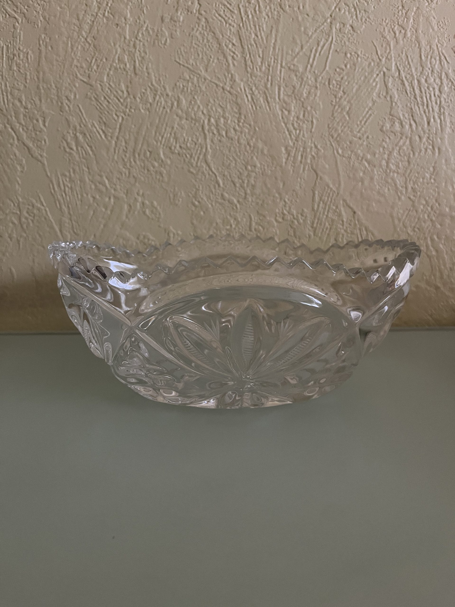 Crystal vase oval for fruits Exposure